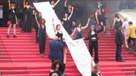 Protestas contra la violencia machista en la alfombra roja de Cannes 