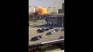 Un vídeo capta el momento en el que un misil impacta en un edificio residencial de Zaporiyia