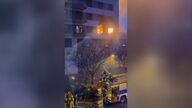 Nuevas imágenes de uno de los rescates en el incendio de Valencia 