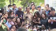 El primer ministro de Tailandia disuelve el Parlamento y pone en marcha el reloj electoral